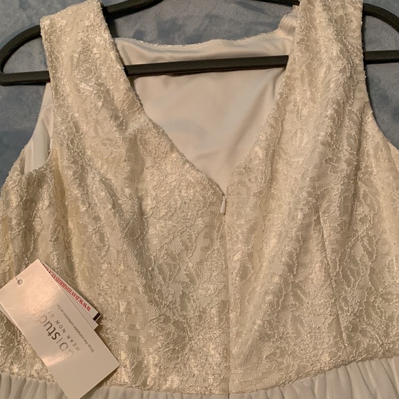 Formal dress with belt - Picture 3 of 6